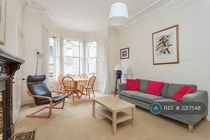 3 Bedroom Flat To Rent In Viewforth, Edinburgh, EH10