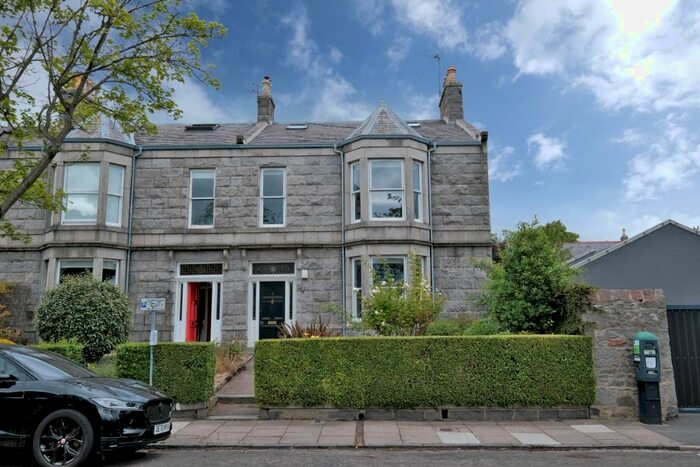 4 Bedroom Semi-Detached House To Rent In Gladstone Place, West End, Aberdeen, AB10