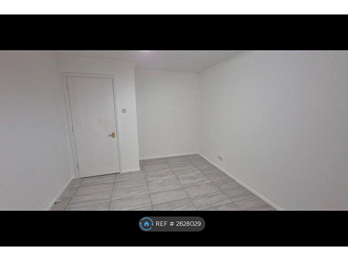 1 Bedroom Flat To Rent In Angelica Drive, London, E6