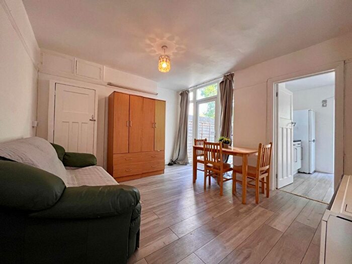 1 Bedroom Flat To Rent In Braemar Avenue, London, NW10