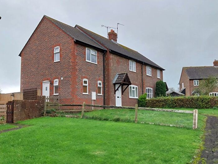 4 Bedroom Semi-Detached House For Sale In Meerhayfield Cottages, Wootton Fitzpaine, DT6