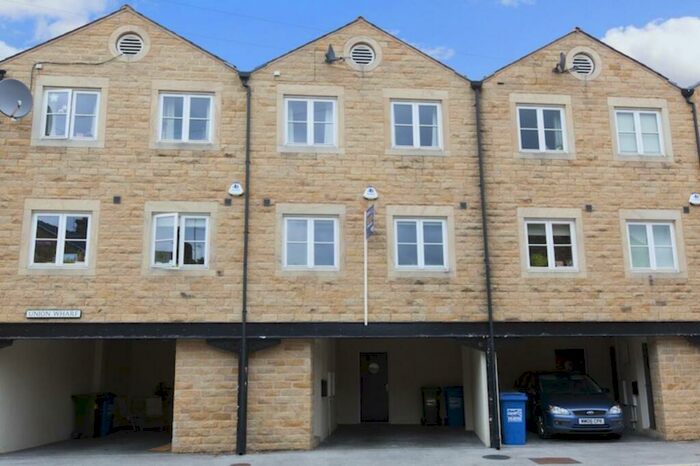 3 Bedroom House To Rent In Lower Union Street, Skipton, Uk, BD23