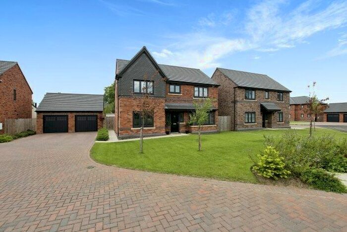 4 Bedroom Property To Rent In Hamlet Court, Newcastle Upon Tyne, NE20