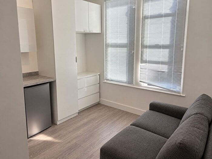 Studio To Rent In Gilmore Road, London, SE13