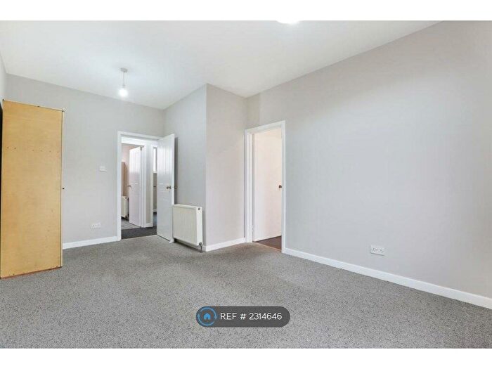 2 Bedroom Flat To Rent In City Link Court, London, SE14