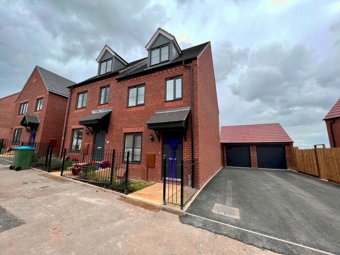 3 Bedroom Semi-Detached House To Rent In Earls Wood Drive, Coventry, CV7