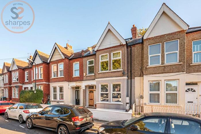 2 Bedroom Flat For Sale In Byegrove Road, Merton, London, Greater London, SW19
