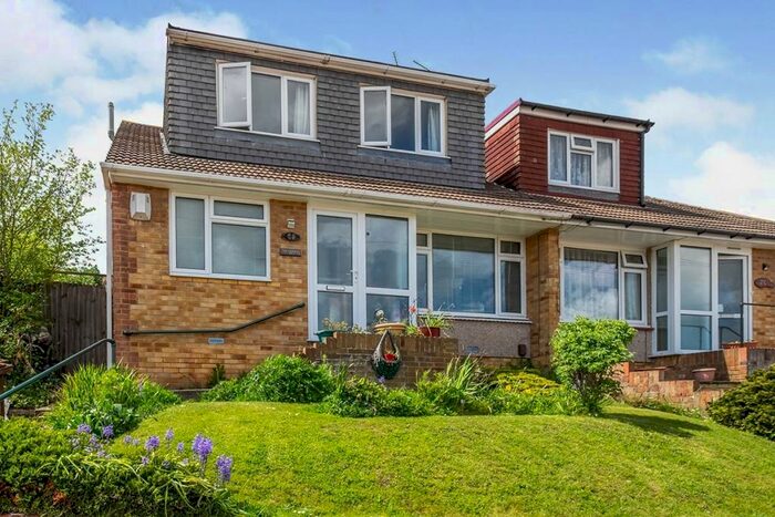 3 Bedroom Bungalow To Rent In Nickleby Close, Rochester, Kent, ME1