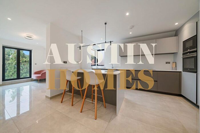 2 Bedroom Apartment To Rent In Noble House, Woodstock Road, NW11