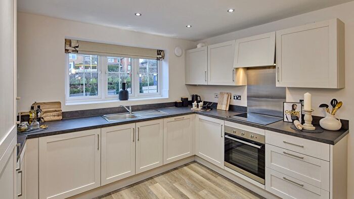 3 Bedroom Semi Detached House For Sale In Racecourse Rd, Scarborough, YO13