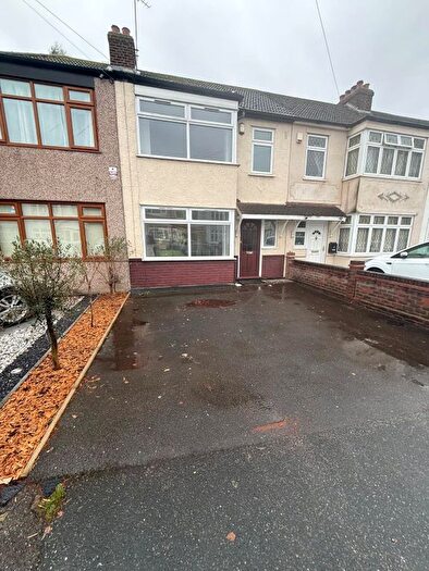 3 Bedroom Terraced House To Rent In Grove Park Road, Rainham, Essex, RM13