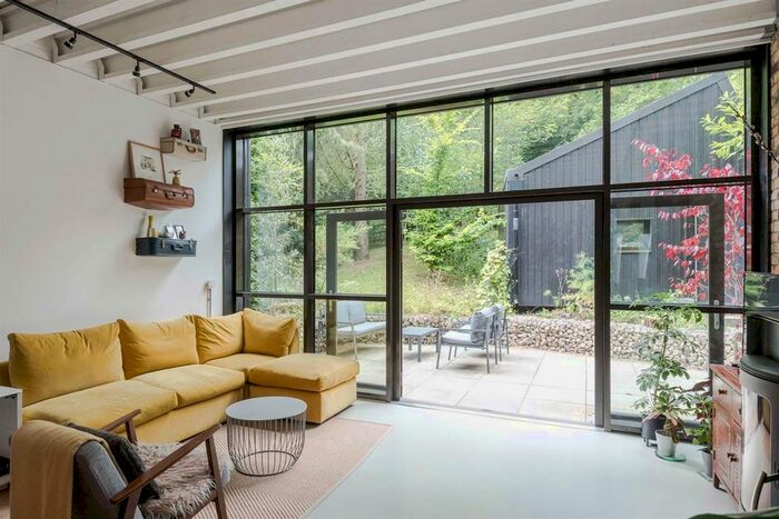 3 Bedroom Detached House To Rent In Brackendale Road, Billericay, CM11