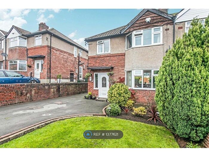 3 Bedroom Semi-Detached House To Rent In Hedge Way, Bradford, BD8