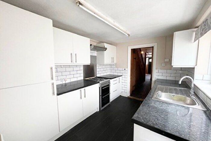 3 Bedroom Terraced House To Rent In Albemarle Road, Taunton, TA1