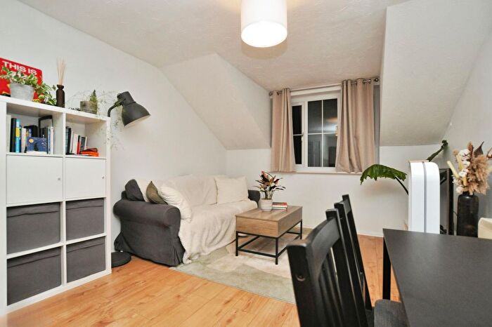 1 Bedroom Flat For Sale In Rosemont Close, Letchworth Garden City, SG6