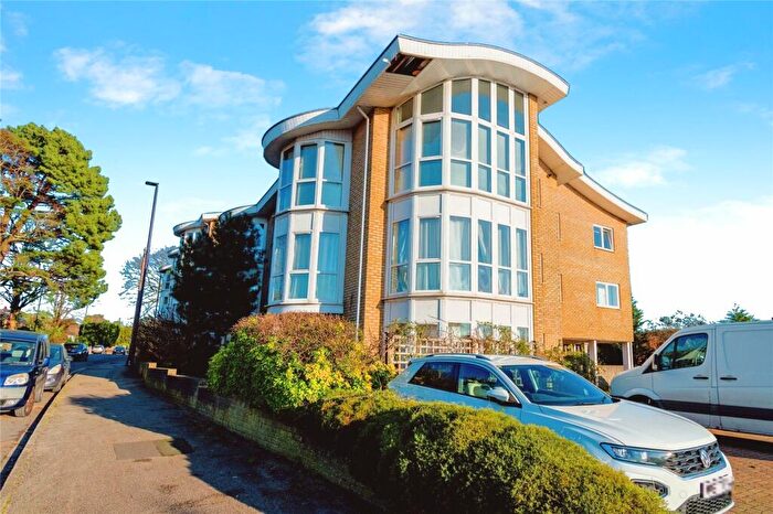 2 Bedroom Flat For Sale In Winchester Road, Southampton, Hampshire, SO16