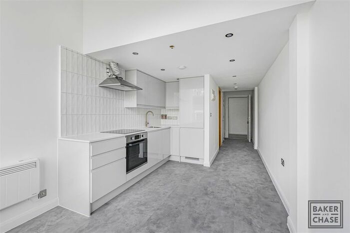 1 Bedroom Flat To Rent In Merchant Heights, High Road, Bruce Grove, London, N17