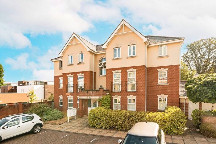 1 Bedroom Flat To Rent In Floyer Close, Richmond, TW10