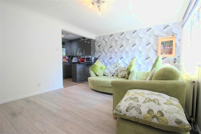 2 Bedroom Maisonette For Sale In Padcroft Road, West Drayton, UB7