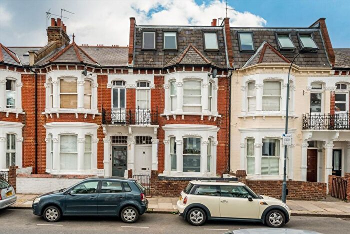 2 Bedroom Flat To Rent In Mirabel Road, Fulham, SW6