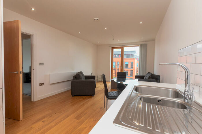1 Bedroom Apartment To Rent In Chapel Street, Salford, M3
