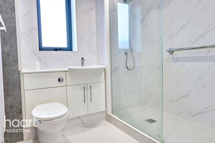 2 Bedroom Apartment For Sale In Clifford Way, Maidstone, ME16