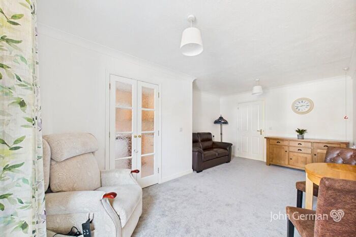 1 Bedroom Apartment For Sale In Chatsworth Court, Park View, DE6