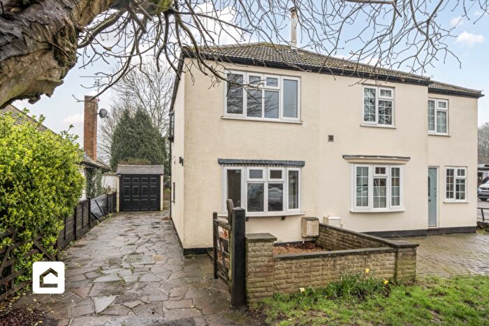 2 Bedroom Cottage For Sale In Buckland Road, Lower Kingswood, Tadworth, Surrey, KT20