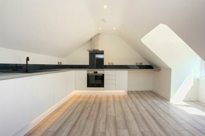 1 Bedroom Apartment To Rent In High Street, Witney, OX28