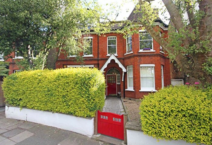 2 Bedroom Flat To Rent In Kenilworth Road, Ealing, W5