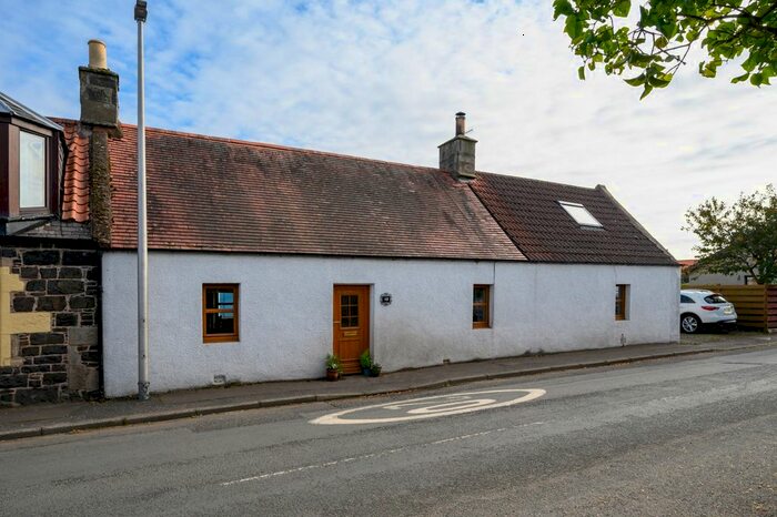 2 Bedroom Cottage For Sale In Main Street, Dunshalt KY14