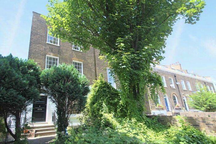2 Bedroom Flat To Rent In Brixton Road, London, SW9