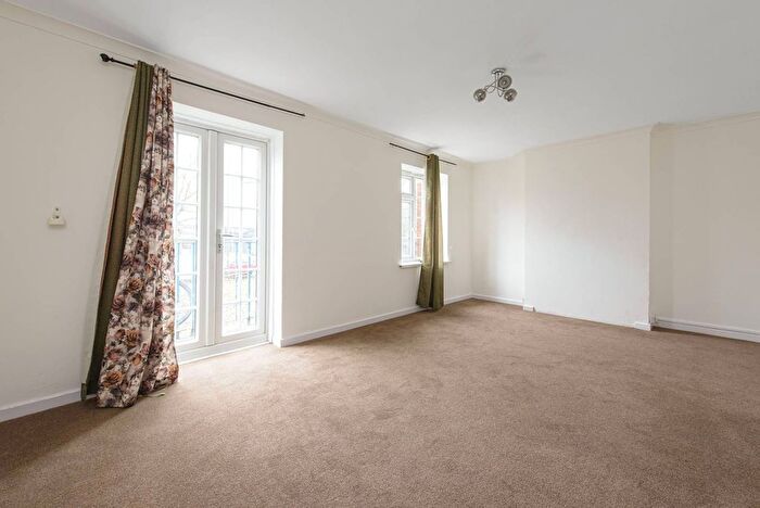3 Bedroom Maisonette To Rent In Sheaveshill Court, Colindale, London, NW9