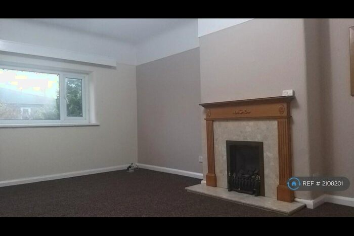 2 Bedroom Flat To Rent In Grey Friars, Chester, CH1