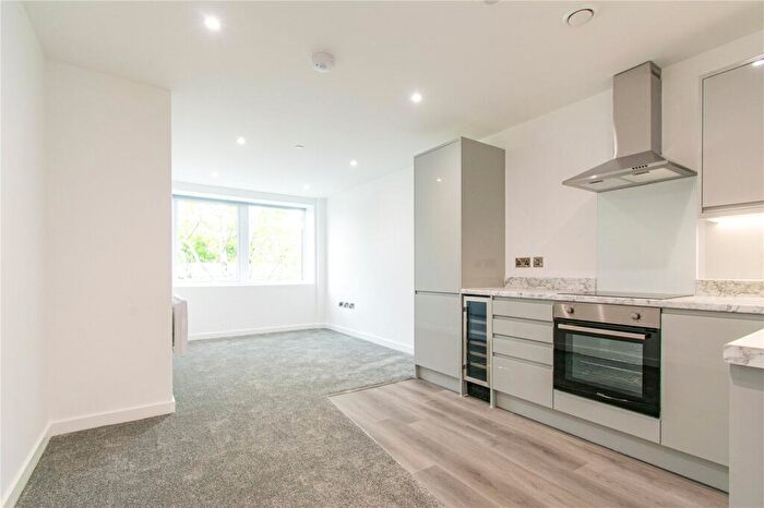1 Bedroom Apartment To Rent In Strawberry Hill, Newbury, Berkshire, RG14