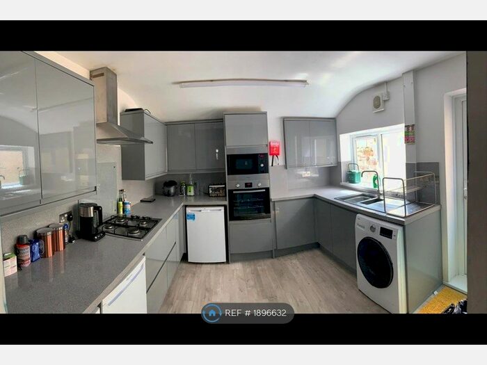 5 Bedroom Terraced House To Rent In Alexandra Terrace, Brynmill, Swansea, SA2