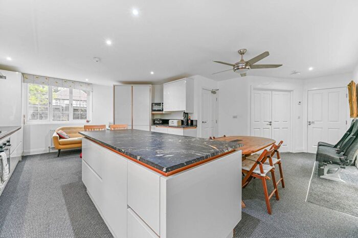 4 Bedroom Detached House For Sale In Norbury Avenue, Norbury, London, SW16