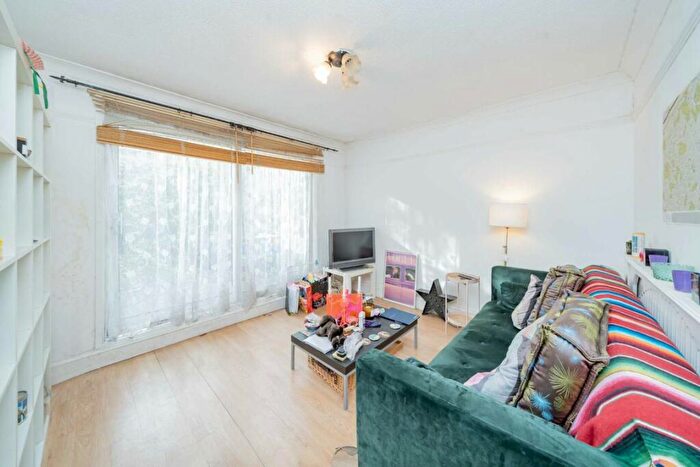 1 Bedroom Flat For Sale In Girdlestone Walk, Upper Holloway, N19