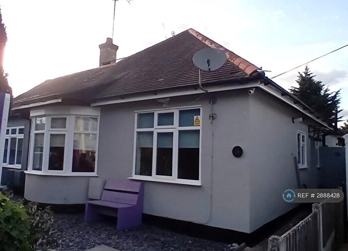 2 Bedroom Bungalow To Rent In Shakespeare Avenue, Westcliff-On-Sea, SS0