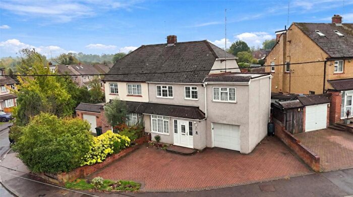 4 Bedroom Semi Detached House For Sale In Longmarsh View, Sutton At Hone, Dartford, DA4