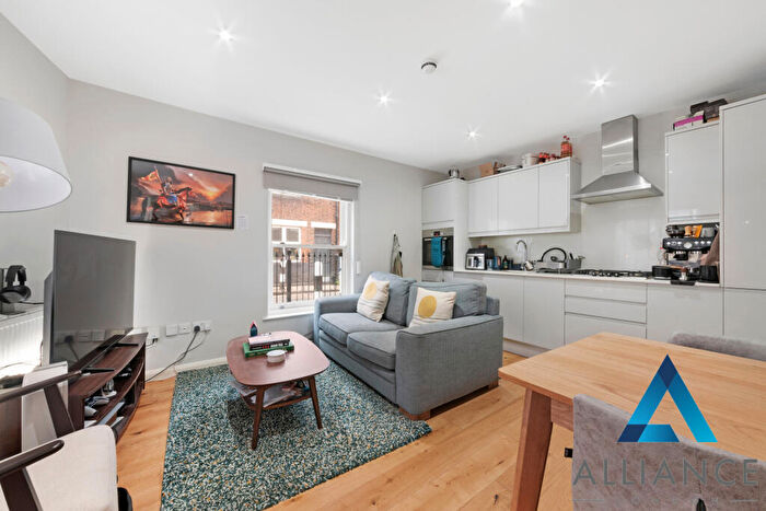 2 Bedroom Apartment To Rent In Rose Court, Mill Place, E14