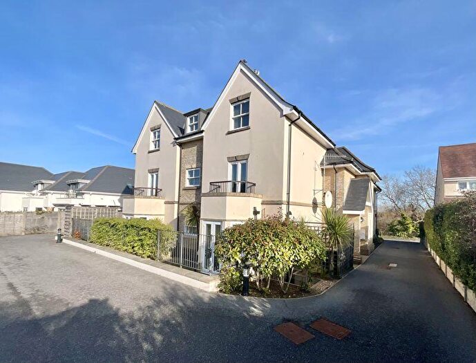 2 Bedroom Flat For Sale In Iford Lane, Tuckton, Bournemouth, BH6