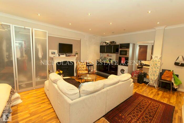 Flat To Rent In Queens Avenue, Muswell Hill, London, N10