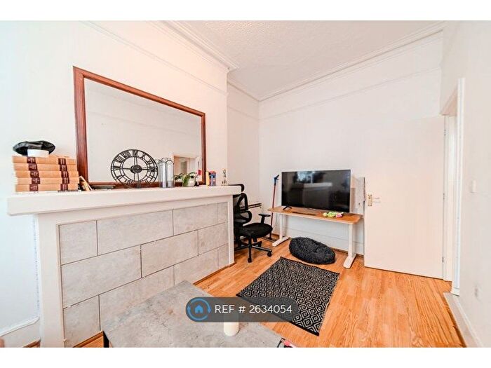 1 Bedroom Flat To Rent In Oriental Place, Brighton, BN1