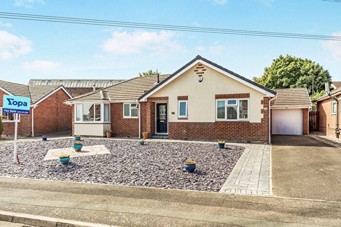 3 Bedroom Bungalow For Sale In Medina Way, Barnsley, S75
