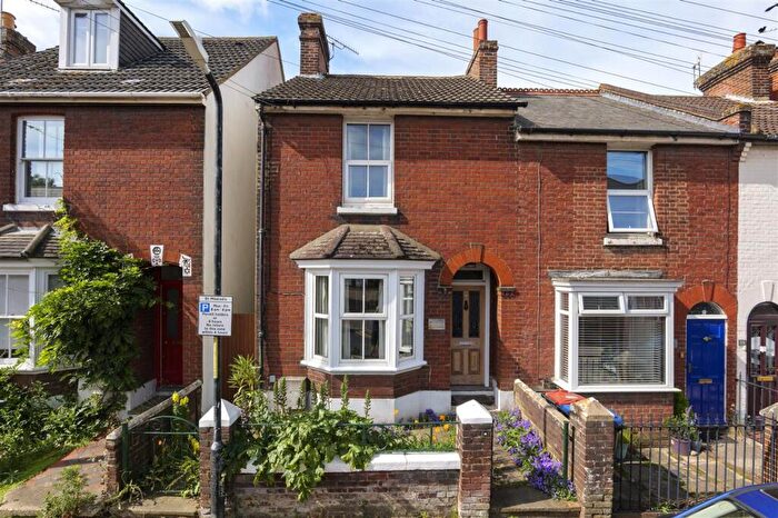 2 Bedroom End Of Terrace House For Sale In Gordon Road, Canterbury, CT1