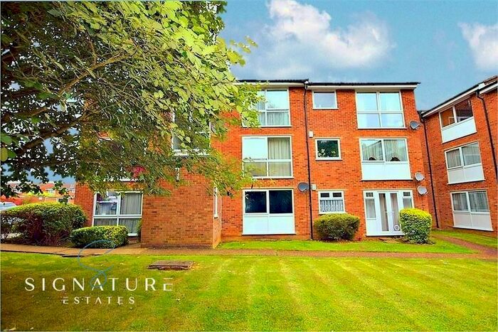 1 Bedroom Flat To Rent In Epping Green, Hemel Hempstead, Hertfordshire, HP2