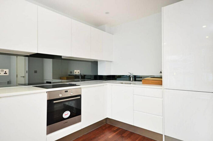 1 Bedroom Apartment To Rent In Knights Tower, Deptford, SE8