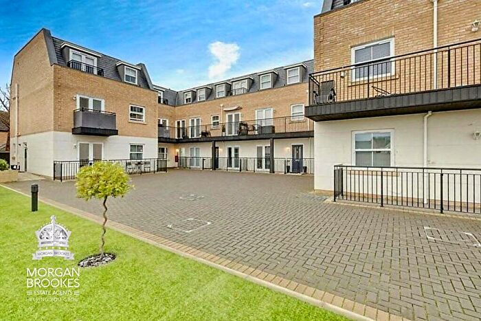 2 Bedroom Flat For Sale In Halle Mews, South Benfleet, SS7