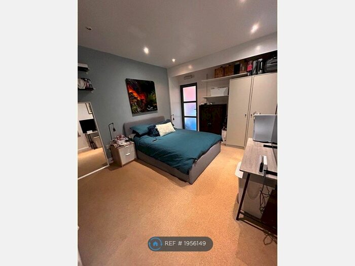 1 Bedroom Flat To Rent In Queens Road, Penarth, CF64